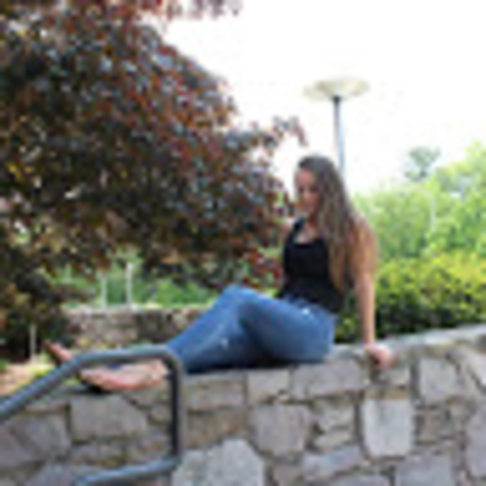 Meet your Posher, Lauren